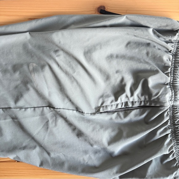 Nike Dri-FIT Challenger Woven Running Pants • Men’s M • Gray • Joggers - Picture 8 of 11